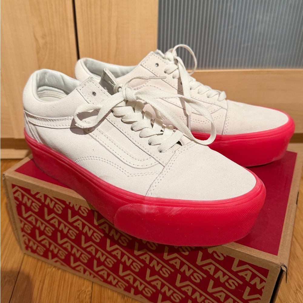 Vans platform Sneakers with pink Soles